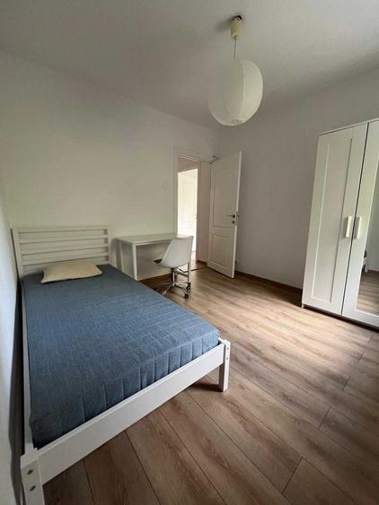 Apartament cu 3 camere decomandat în Apărătorii Patriei