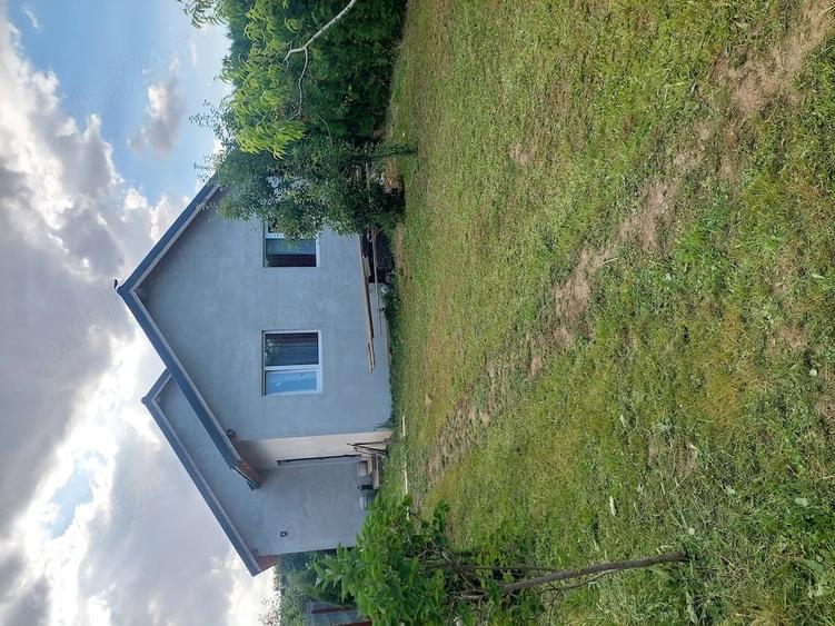 Casă cu Teren 450 Mp în Nisipari