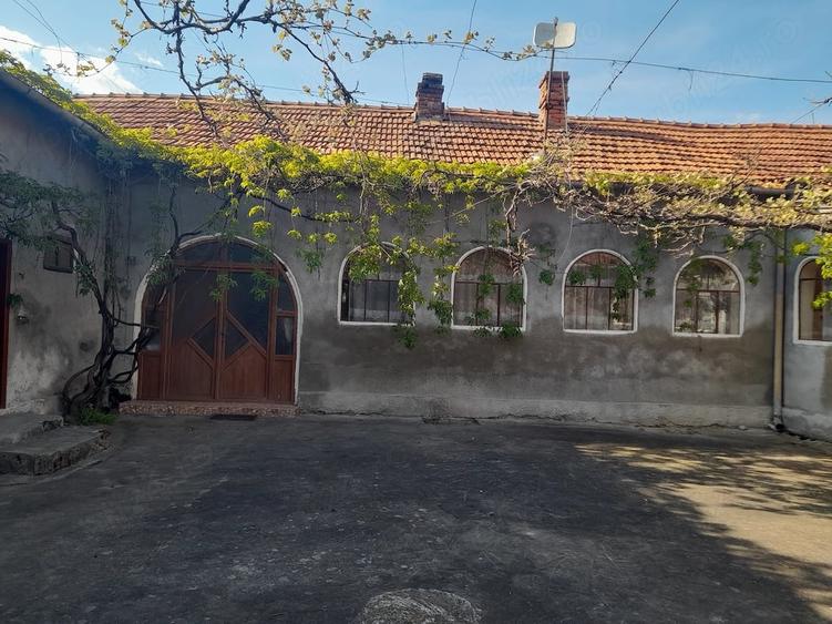 Casă cu 4 camere cu Teren 1600 Mp în Zăgujeni