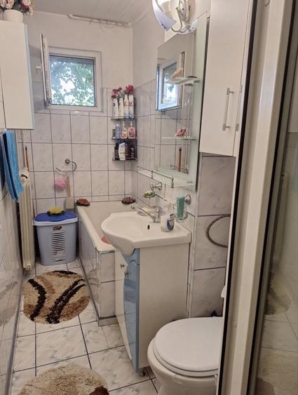 Apartament cu 2 camere semidecomandat, mobilat în Vest