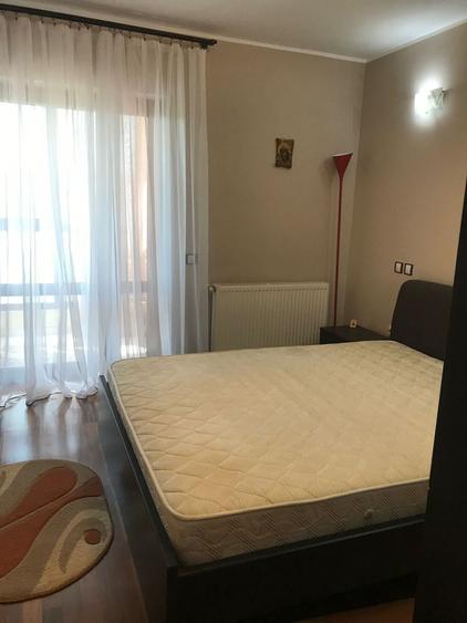Apartament cu 2 camere semidecomandat, mobilat în Bucium