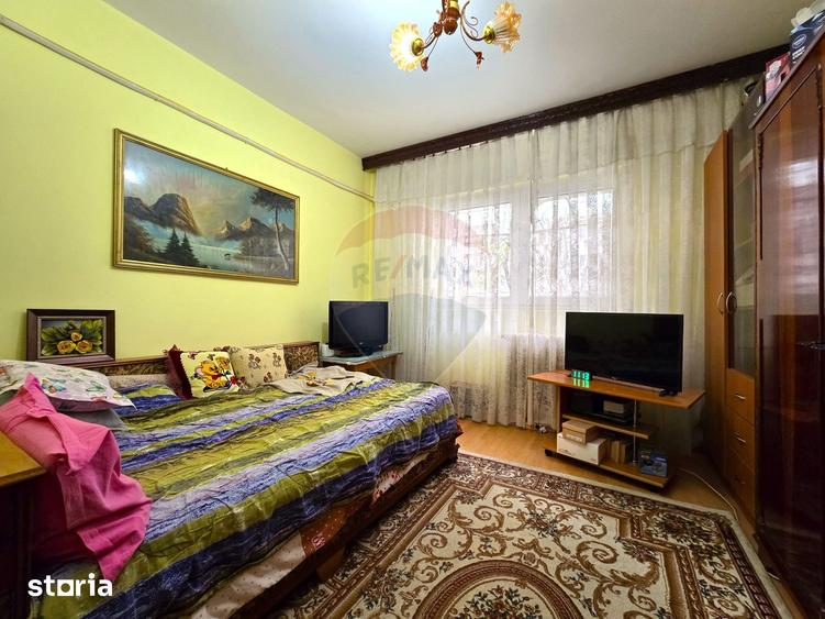 Apartament cu 2 camere decomandat în Tei