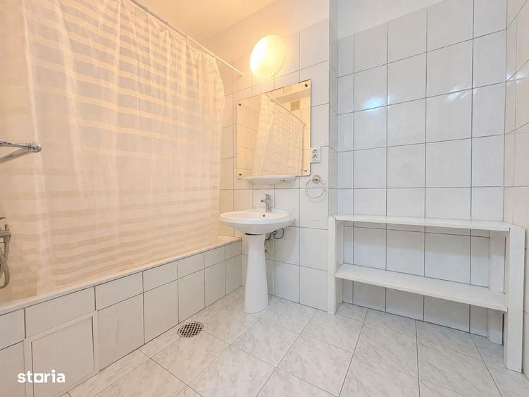 Apartament cu 3 camere decomandat în Medicină