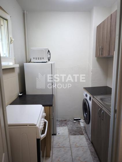 Apartament cu 3 camere semidecomandat, mobilat în P-ța Doina