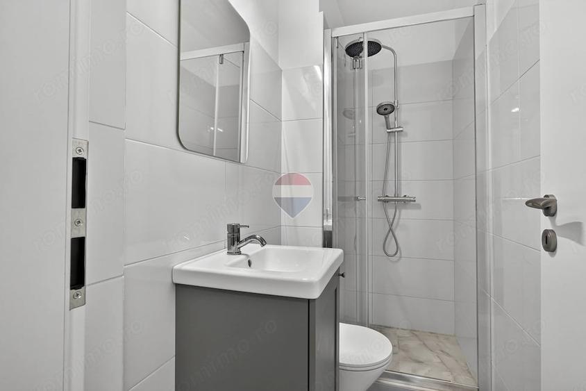 Apartament cu 4 camere decomandat în Polivalentă