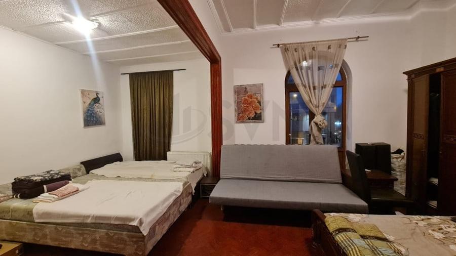 Casă cu 5 camere cu Teren 226 Mp în Central