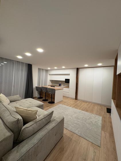 Apartament cu 2 camere decomandat în Central