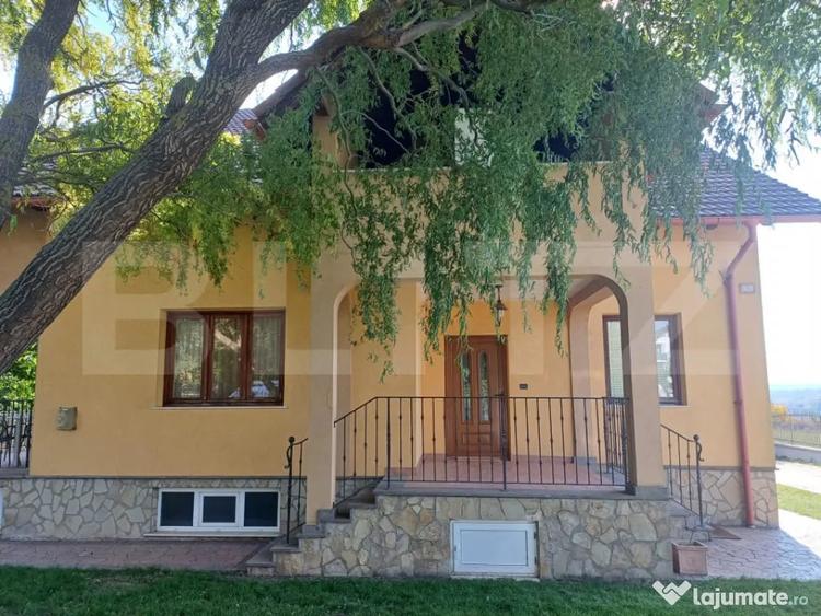 Casă cu 4 camere cu Teren 1000 Mp în Plopeni