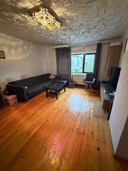 Apartament cu 3 camere decomandat în Periș