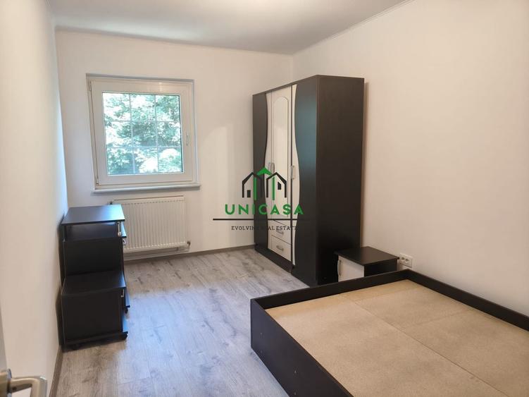 Apartament cu 3 camere semidecomandat în Traian