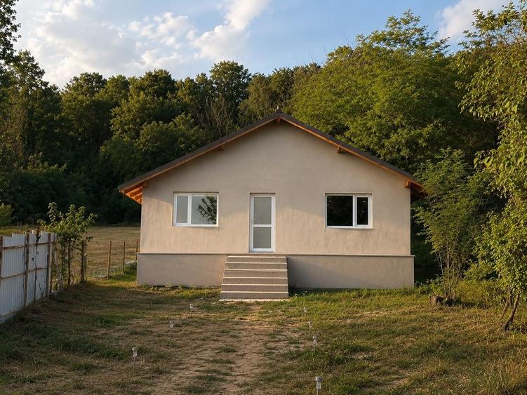 Casă cu 4 camere în Bâlteni