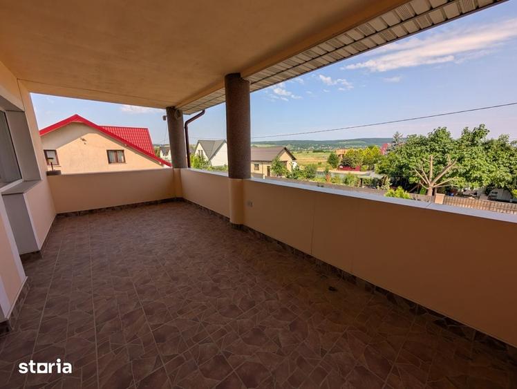 Casă cu 5 camere cu Teren 500 Mp în Hemeiuș