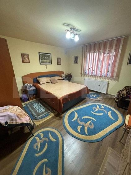Casă individuală cu 7 camere cu Teren 300 Mp în Cetății