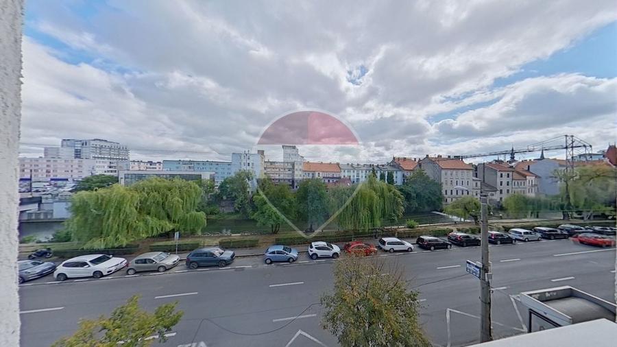Apartament cu 2 camere decomandat în Central