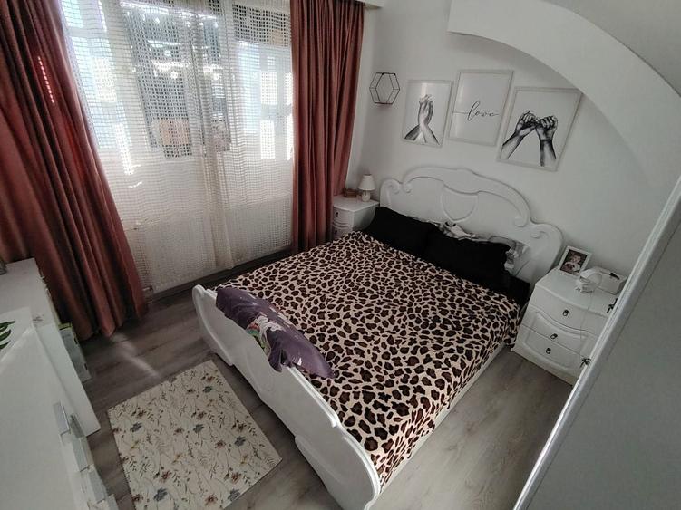 Apartament cu 3 camere decomandat în Berceni