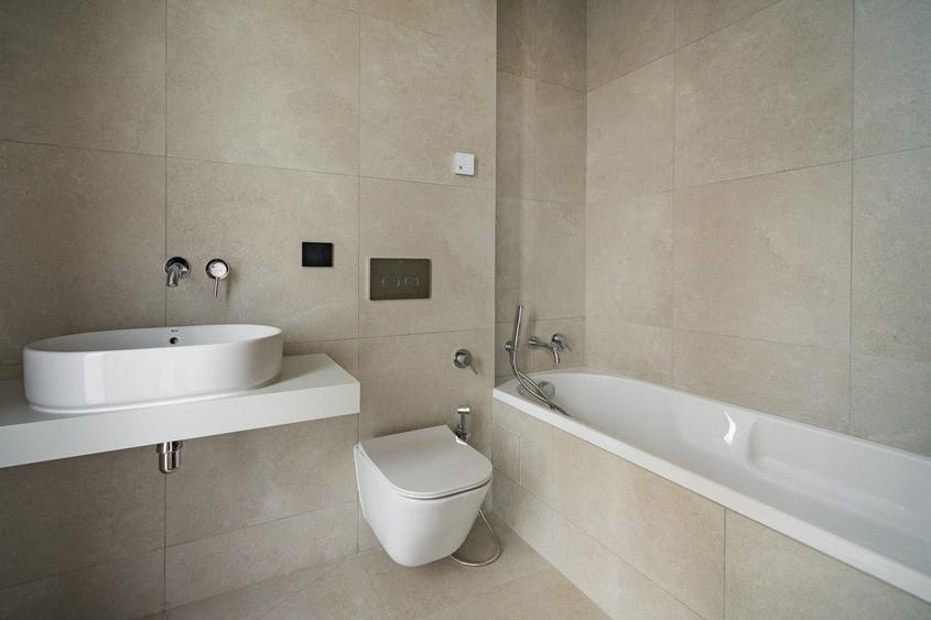 Casă cu 3 camere cu Canalizare în Tunari