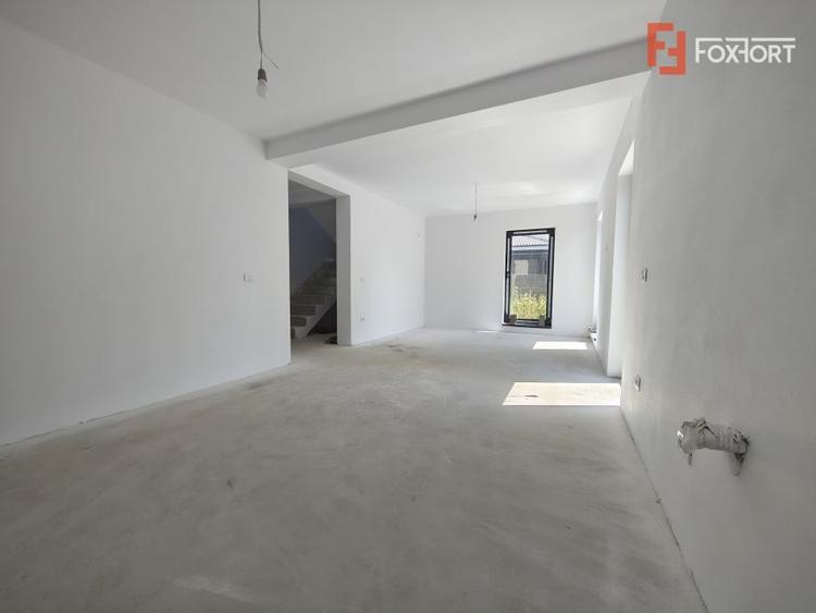 Duplex cu 4 camere semidecomandat cu Canalizare în Giroc