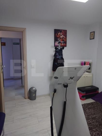 Spațiu comercial, de 290 mp, în Micro 3