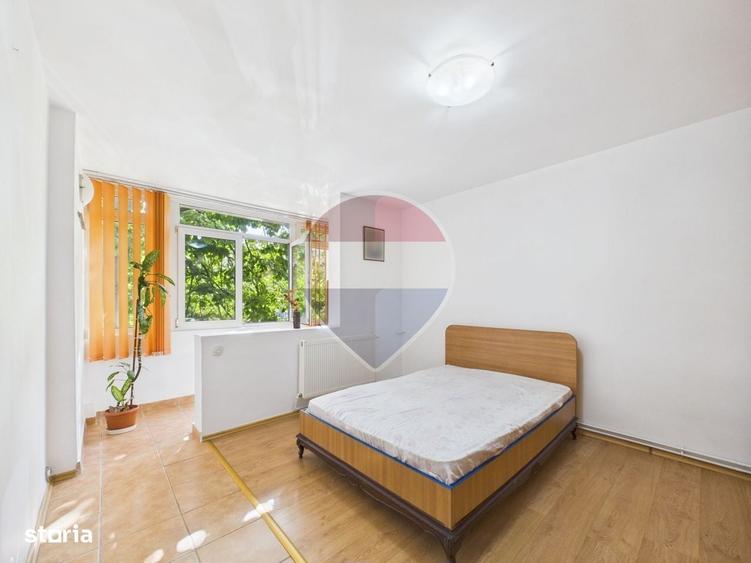 Apartament cu 3 camere decomandat în Titan
