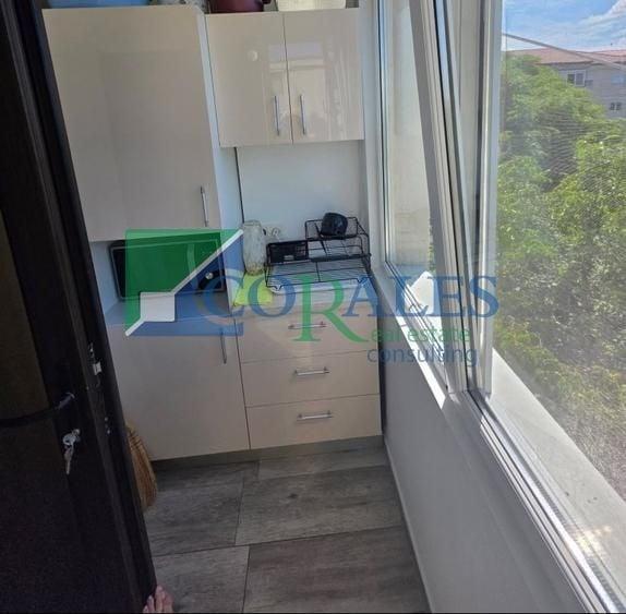 Apartament cu 3 camere decomandat, mobilat în Girocului