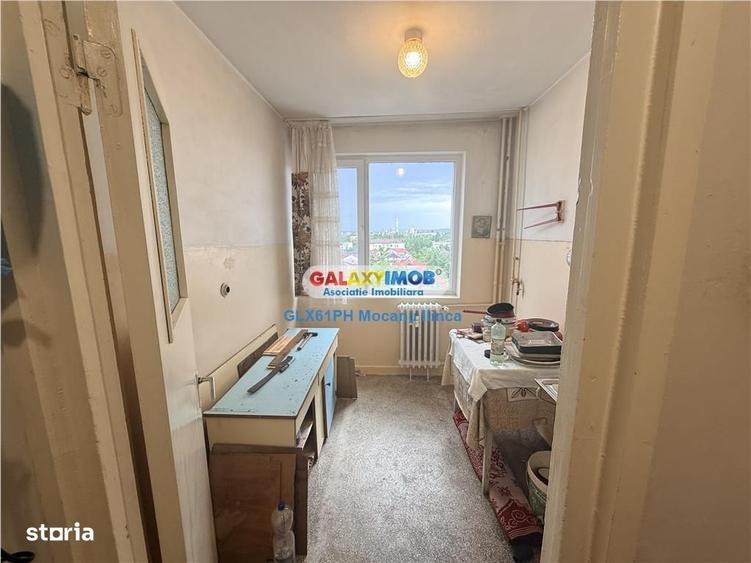 Apartament cu 3 camere semidecomandat în Cina