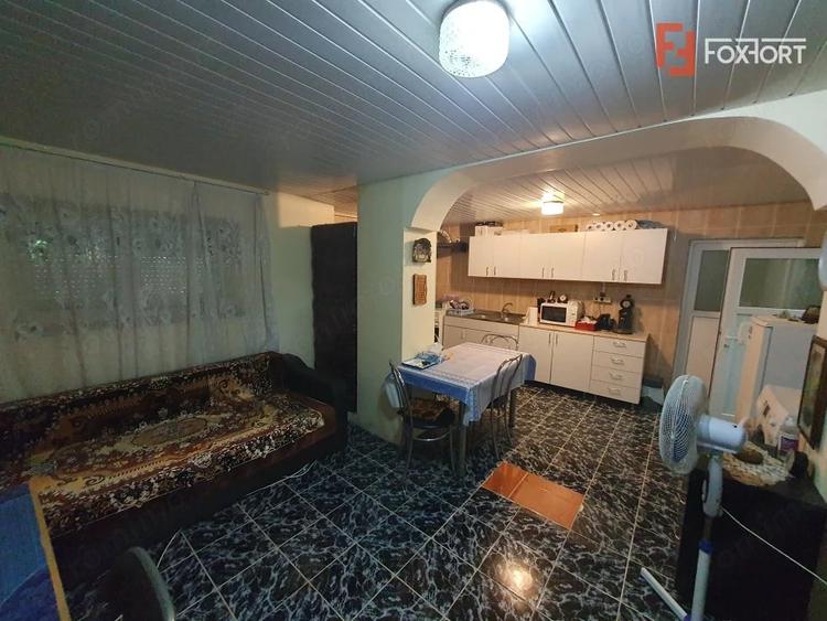 Casă cu 3 camere cu Teren 1238 Mp în Livezile