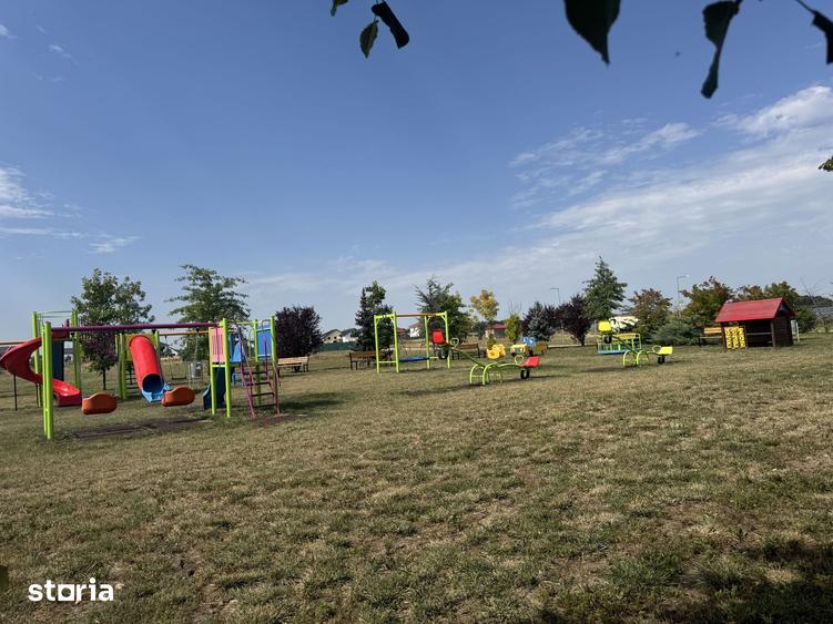 Casă cu 4 camere cu Teren 500 Mp în Tărtășești