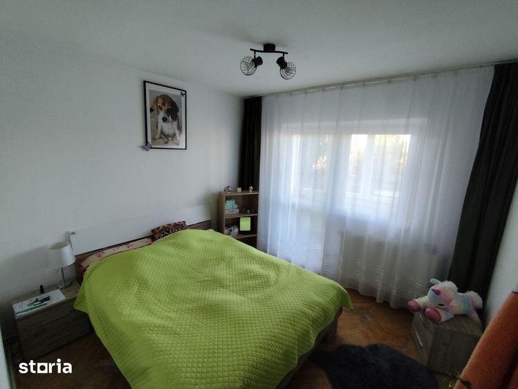Apartament cu 3 camere decomandat în Calea Poplăcii