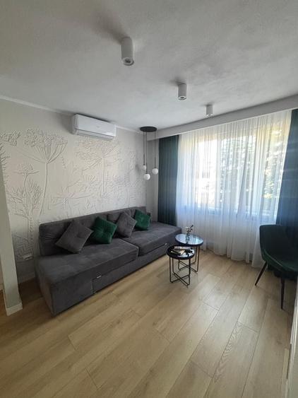 Apartament cu 2 camere semidecomandat în Calea Dumbrăvii