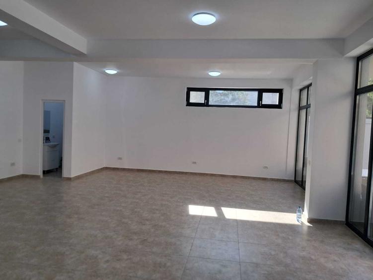Spațiu comercial, de 200 mp, în Exterior Vest