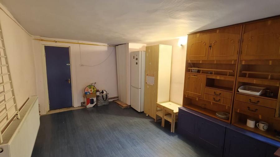 Casă cu 4 camere în Răzvad