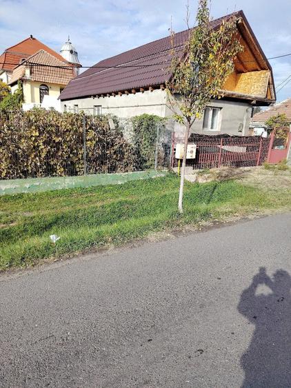 Casă cu 2 camere cu Teren 105 Mp în Plopi