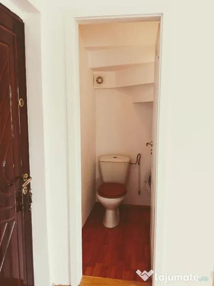 Apartament cu 3 camere decomandat în Valea Aurie