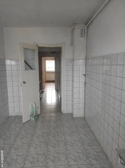 Apartament cu 3 camere decomandat în Decebal