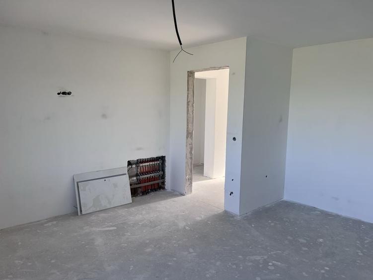Casă cu 4 camere cu Teren 600 Mp în Central