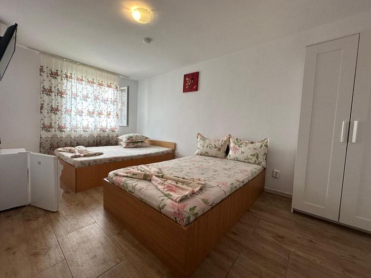 Casă cu 14 camere cu Canalizare în Est