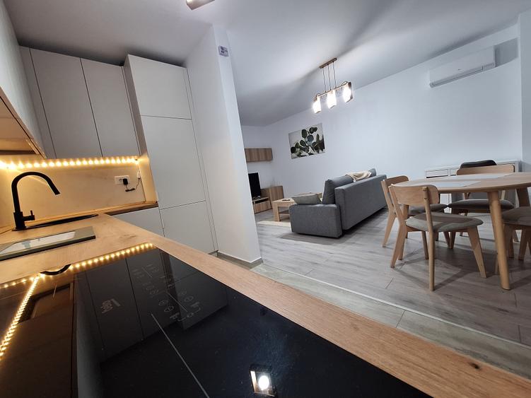 Apartament cu 2 camere decomandat, mobilat în Aradului