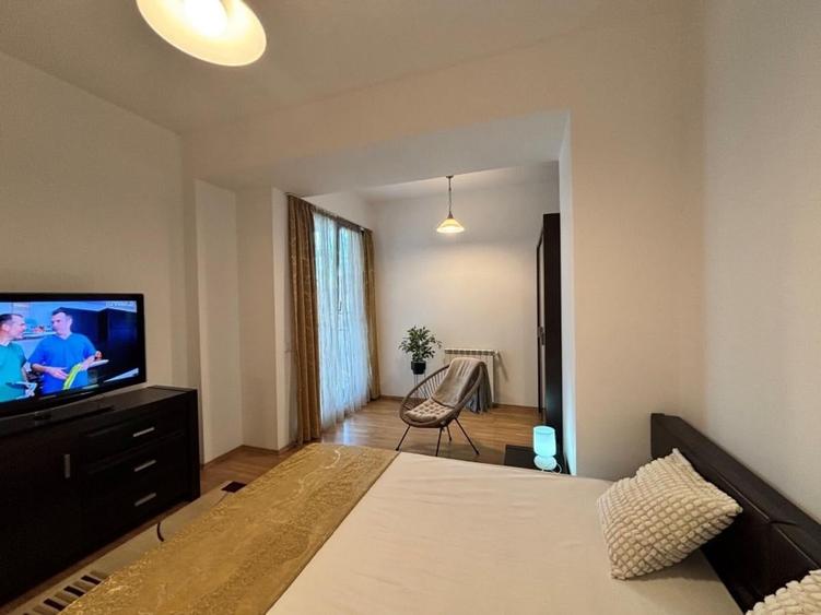 Apartament cu 4 camere decomandat, mobilat în Aviației