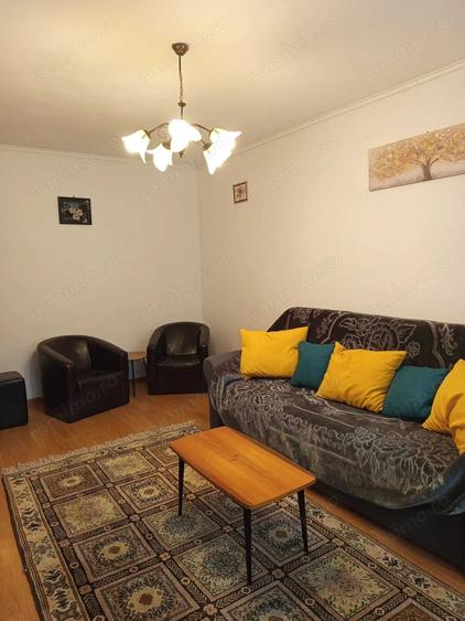 Apartament cu 3 camere decomandat, mobilat în Alexandru Obregia