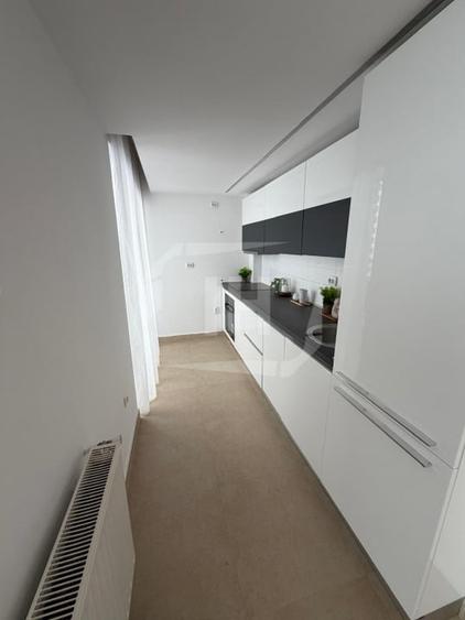 Apartament cu 5 camere decomandat, mobilat în Bună Ziua