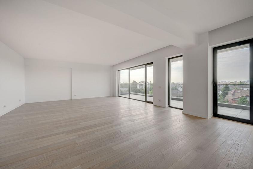 Apartament cu 4 camere decomandat în Nord