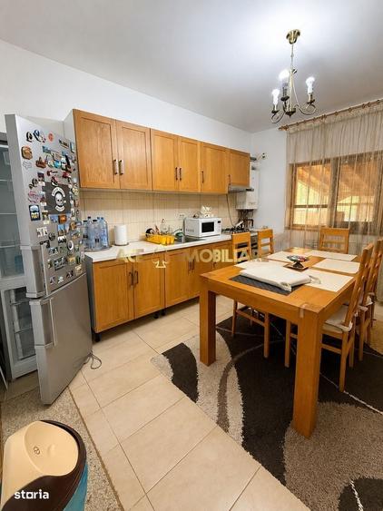 Casă cu 4 camere în Ghencea