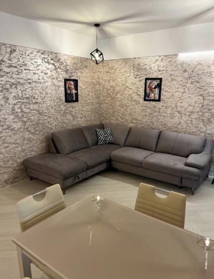 Apartament cu 3 camere semidecomandat, mobilat în Tineretului