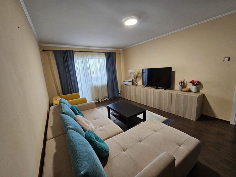 Apartament cu 3 camere decomandat, mobilat în Lipovei