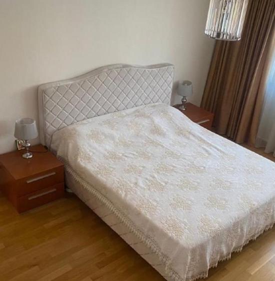 Apartament cu 5 camere decomandat în Herăstrău