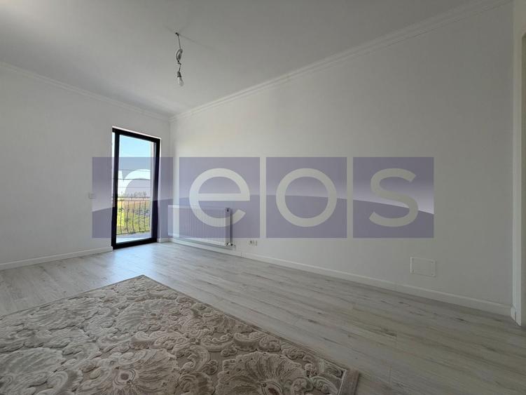 Duplex cu 4 camere cu Canalizare în Central