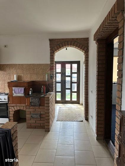 Casă cu 2 camere cu Teren 400 Mp în Zănești