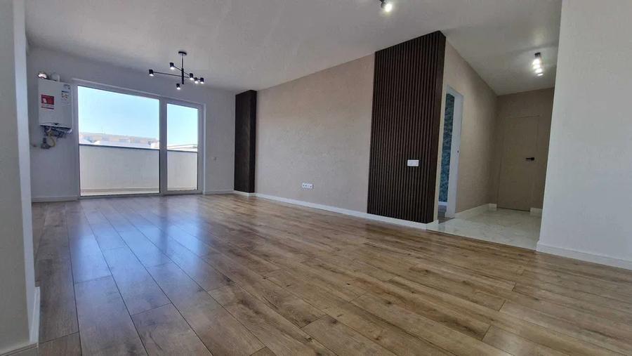 Apartament cu 2 camere semidecomandat în Florești