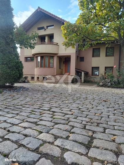 Casă cu 4 camere în Breazu