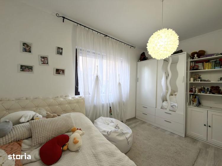 Casă cu 4 camere cu Teren 458 Mp în Sânmihaiu Român